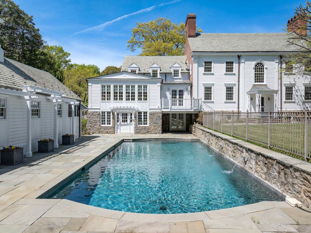Exterior, Pool
