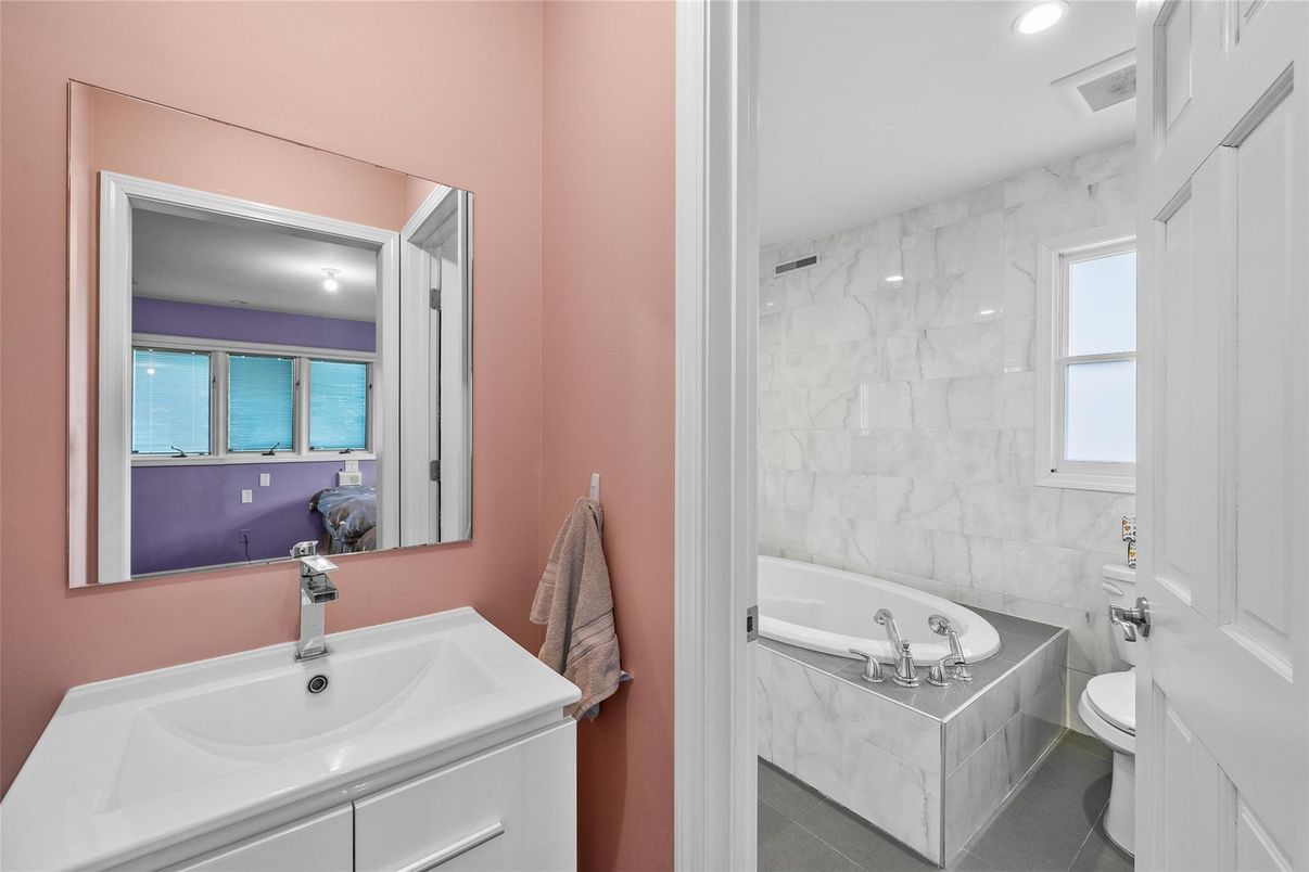 Bathroom, Interior, Marble Walls, Recessed Lighting