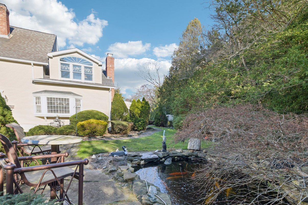 Backyard, Exterior, Lake