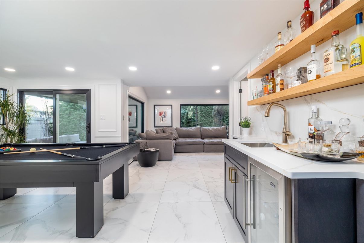 Billiard Table, Game Room, Interior, Living room, Marble, Recessed Lighting