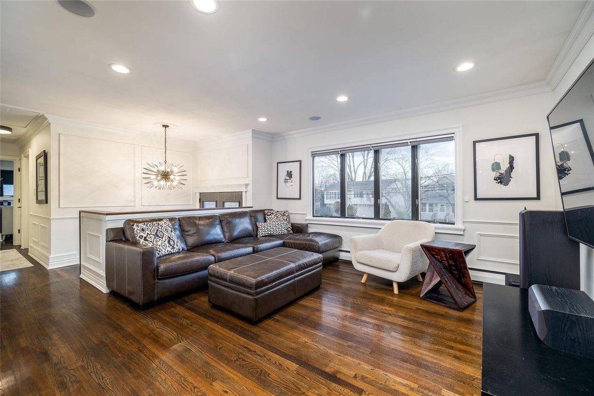 Interior, Kitchen, Living room, Pendant Lights, Recessed Lighting, Wood Texture Flooring