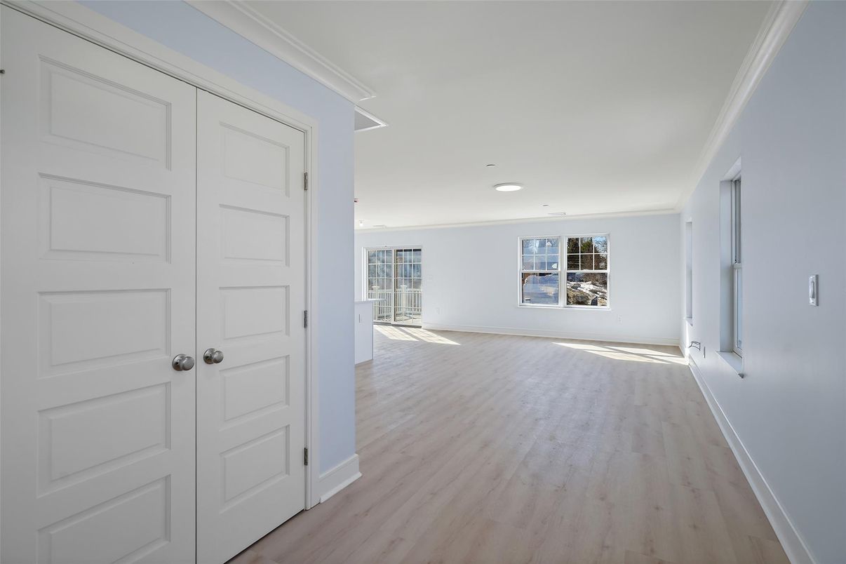 Empty room, Interior, Recessed Lighting, Wood Texture Flooring
