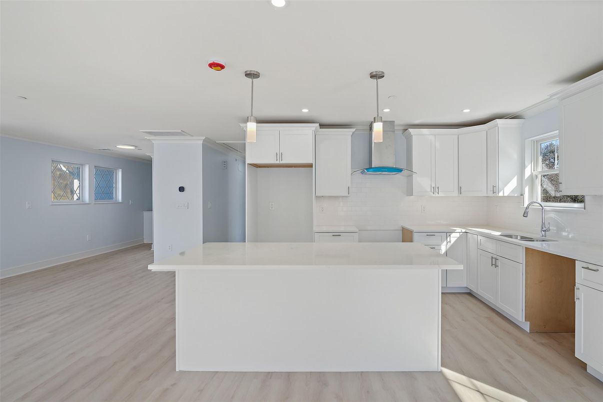 Interior, Kitchen, Pendant Lights, Recessed Lighting, Wood Texture Flooring