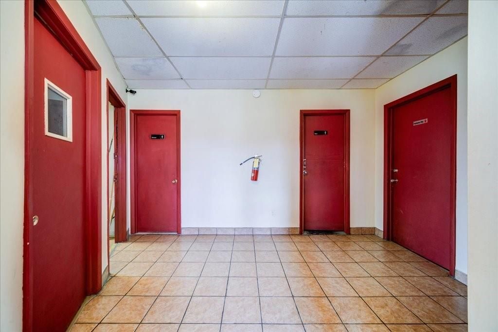 Elevator, Interior