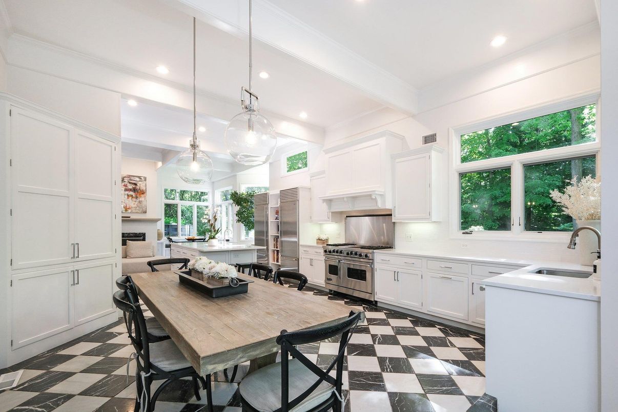 Dining room, Interior, Kitchen, Pendant Lights, Recessed Lighting, Stainless Steel Appliances