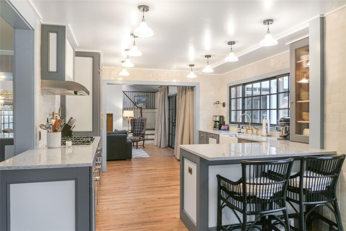 Interior, Kitchen, Pendant Lights, Wood Texture Flooring