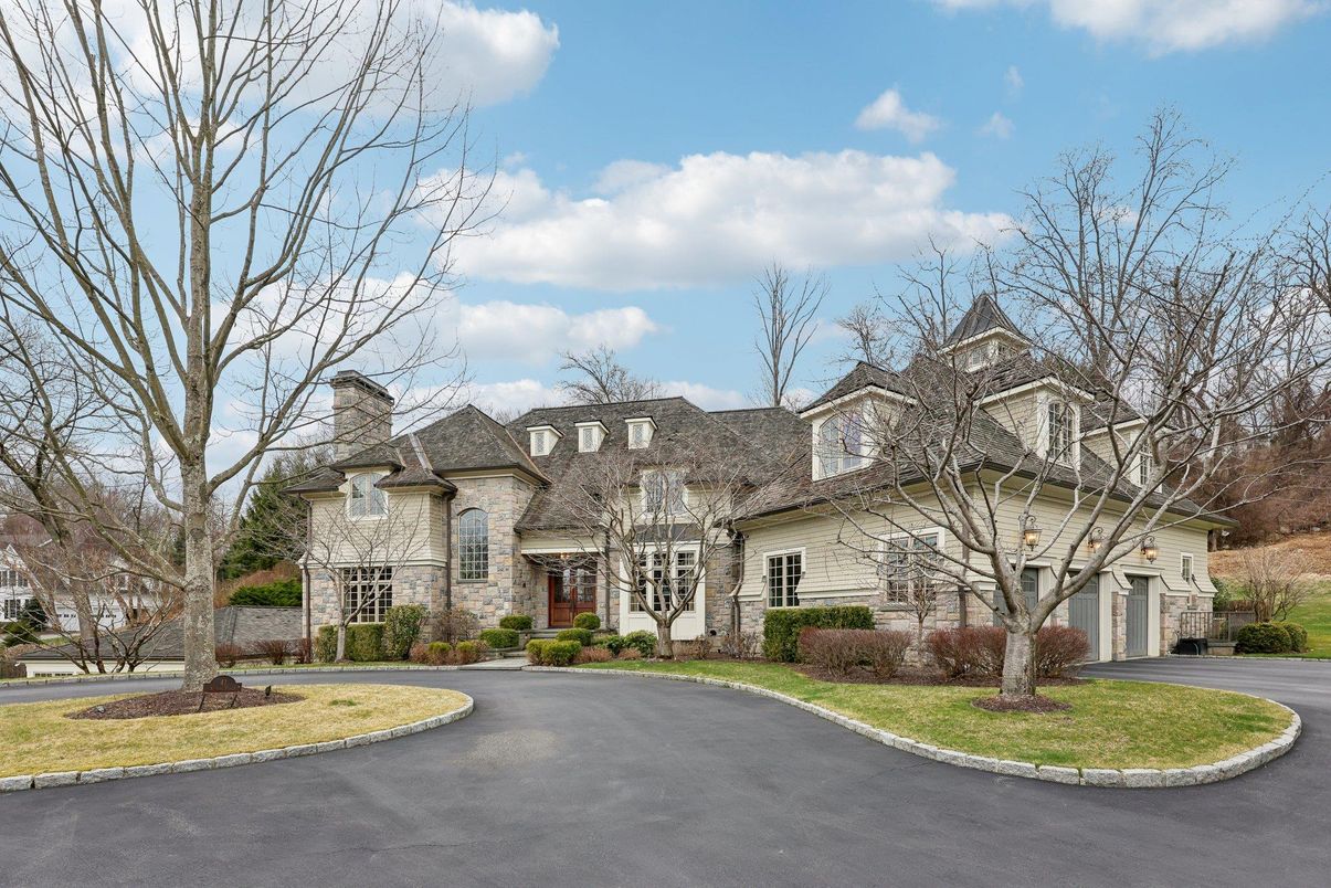 Attached, Exterior, Facade, French Provincial