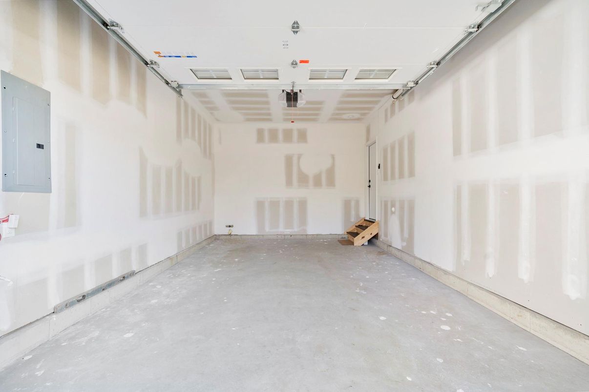 Empty room, Garage, Interior