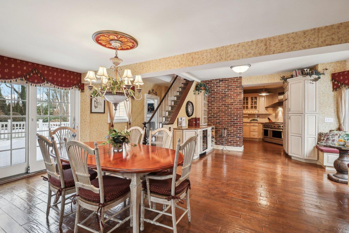Chandelier, Dining room, Interior, Kitchen, Stainless Steel Appliances, Stone Walls, Wooden Beams, Wood Texture Flooring