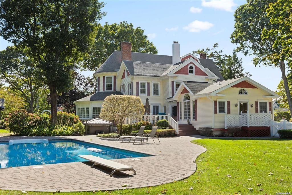 Exterior, Hot Tub, Pool