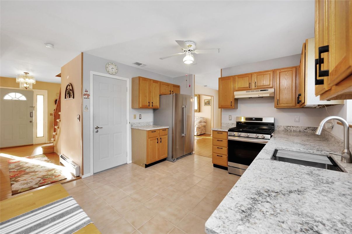 Chandelier, Interior, Kitchen