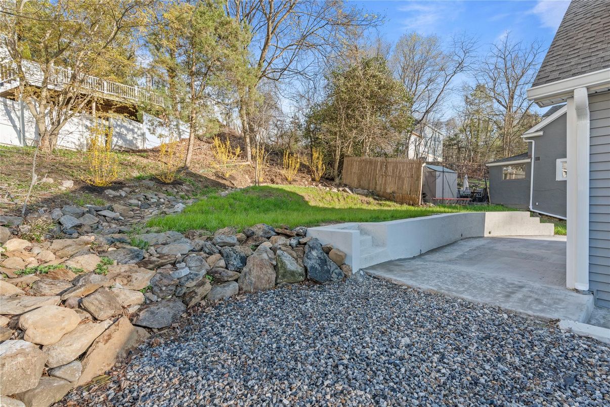 Backyard, Exterior