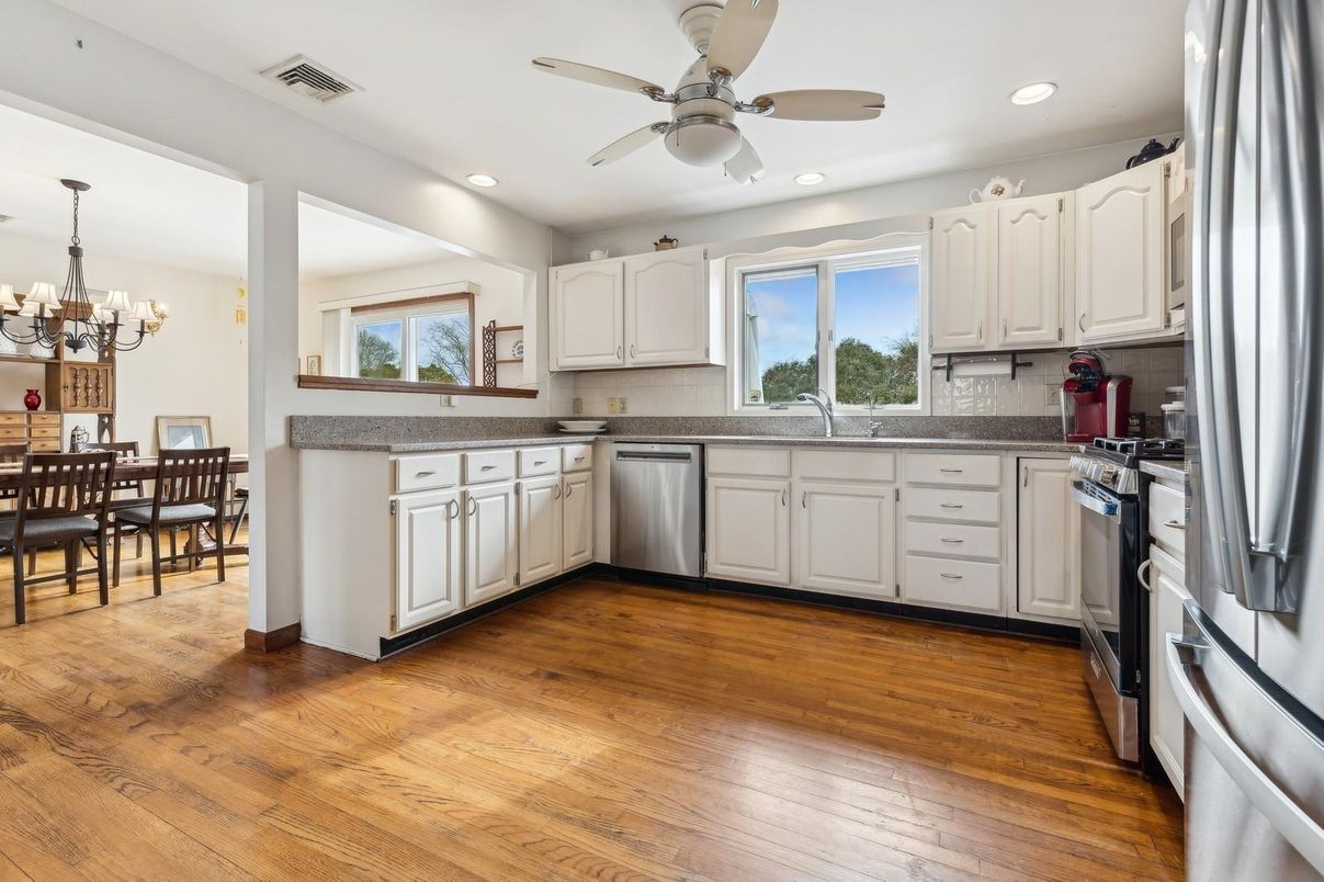 Chandelier, Dining room, Interior, Kitchen, Recessed Lighting, Wood Texture Flooring