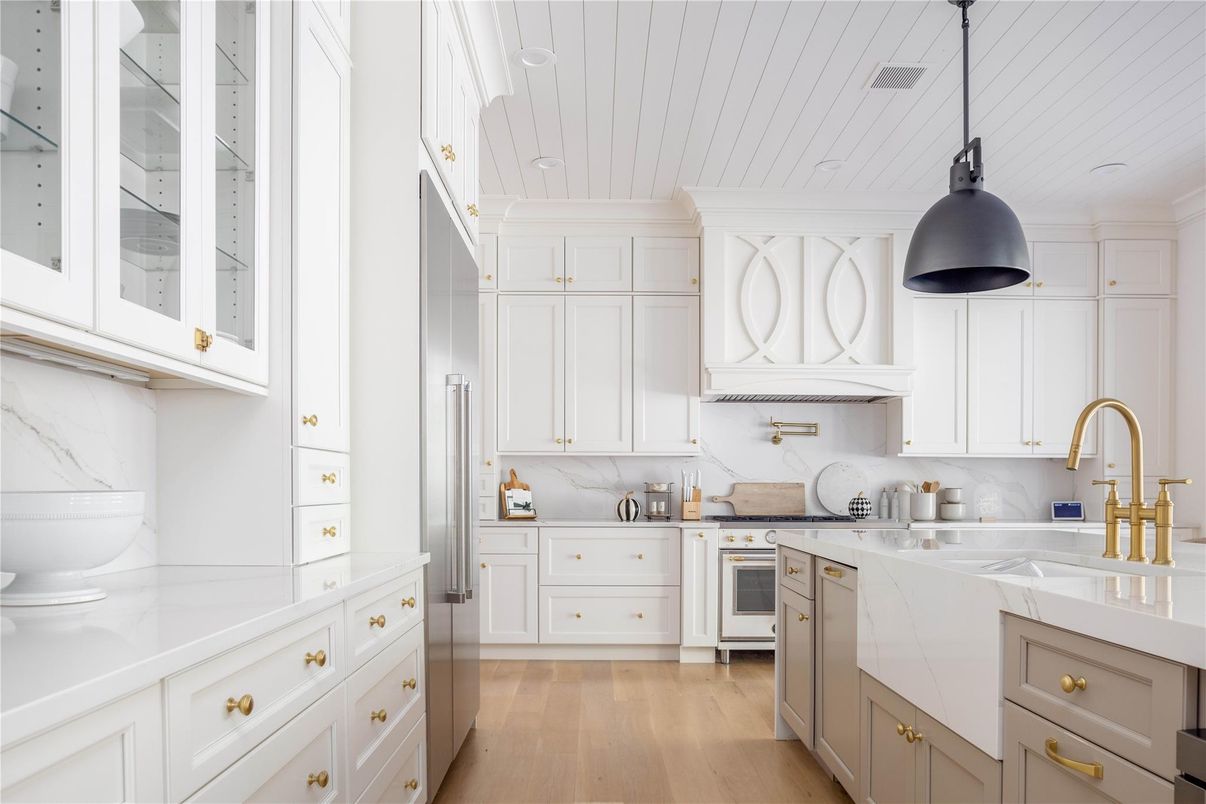 Interior, Kitchen, Pendant Lights, Stainless Steel Appliances, Wood Texture Flooring