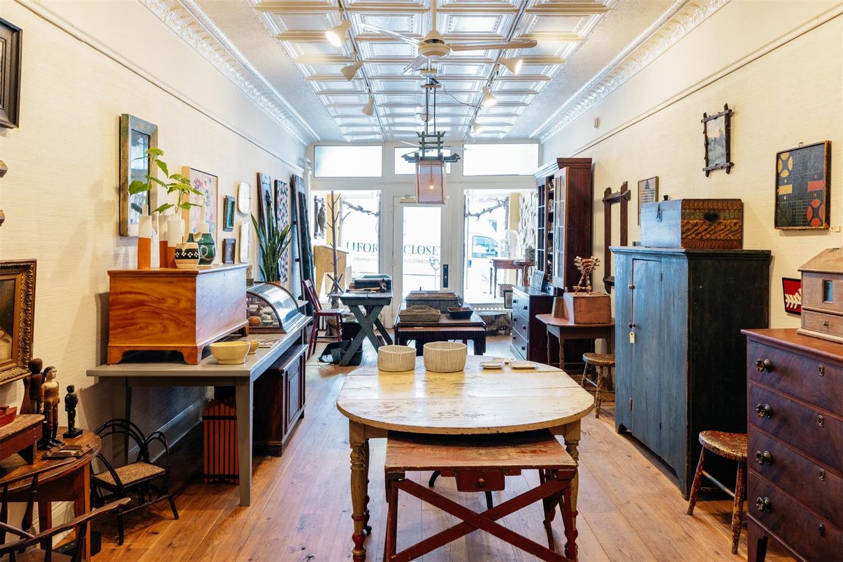 Interior, Pendant Lights, Wood Texture Flooring