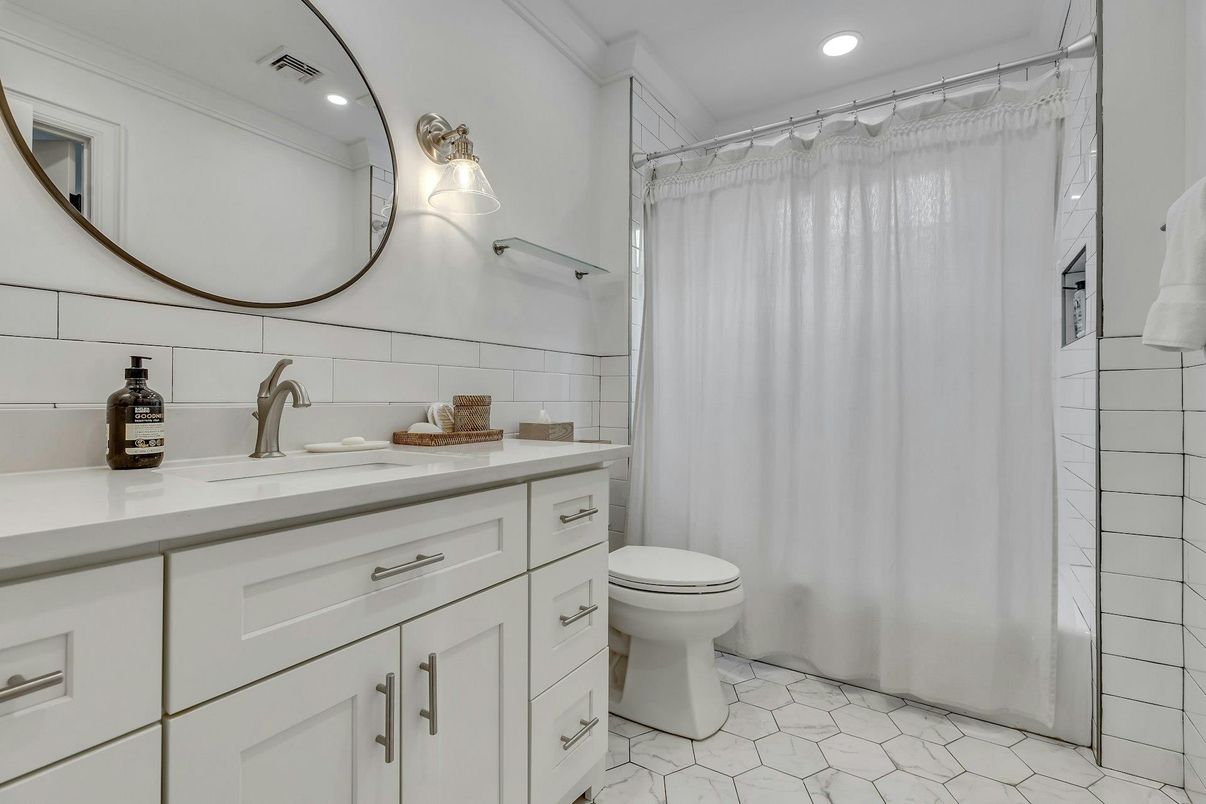 Bathroom, Interior, Recessed Lighting