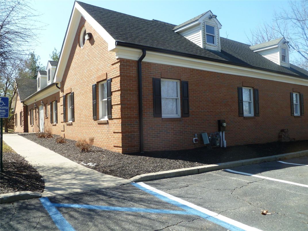 Exterior, Facade, Brick Facade, Cape Cod
