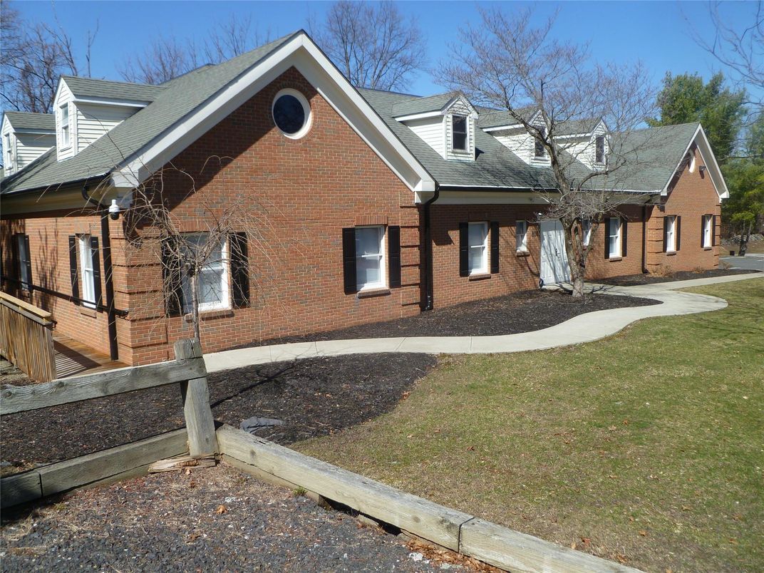 Exterior, Facade, Brick Facade, Cape Cod
