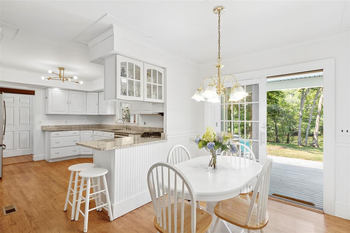Chandelier, Dining room, Interior, Kitchen, Pendant Lights, Wood Texture Flooring