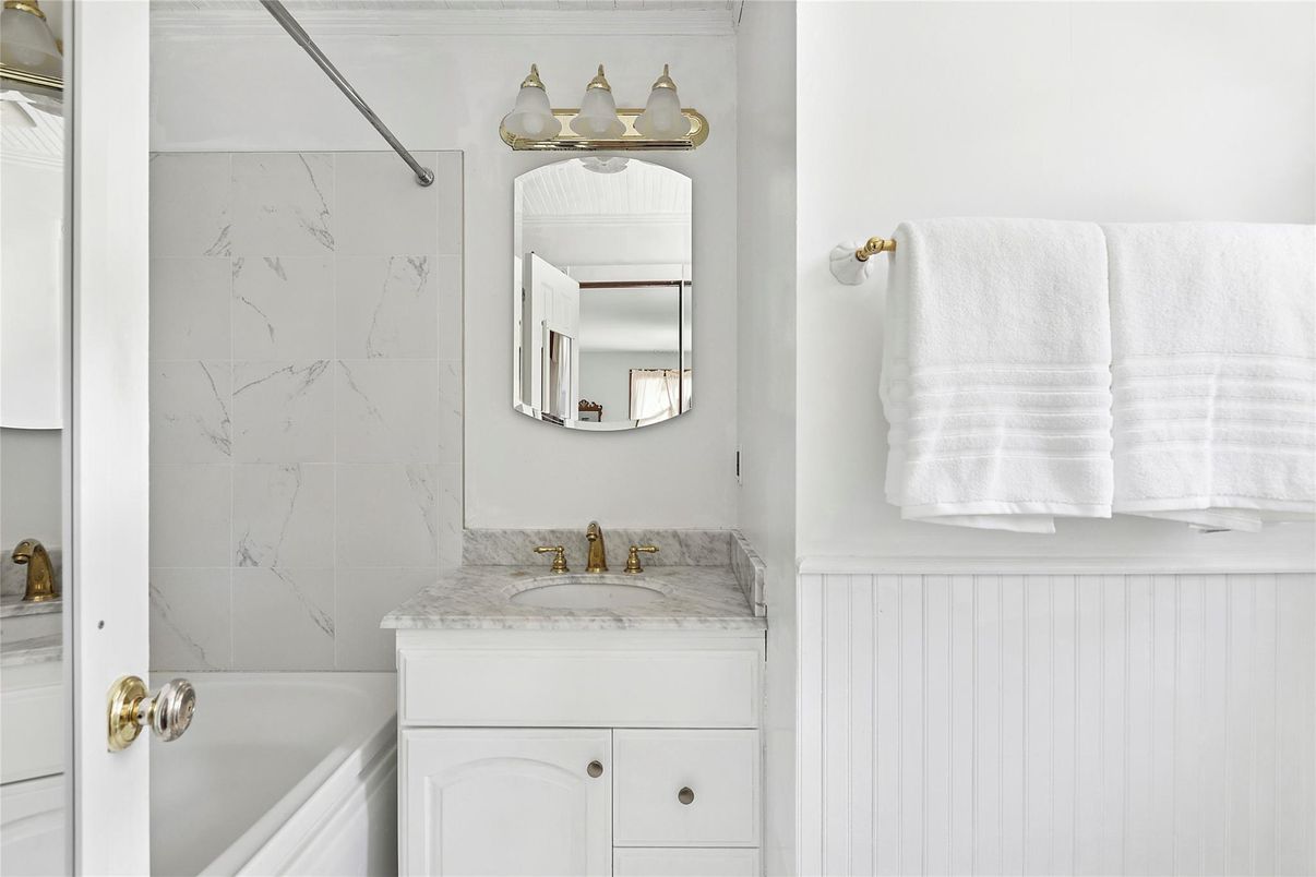 Bathroom, Interior, Marble Walls