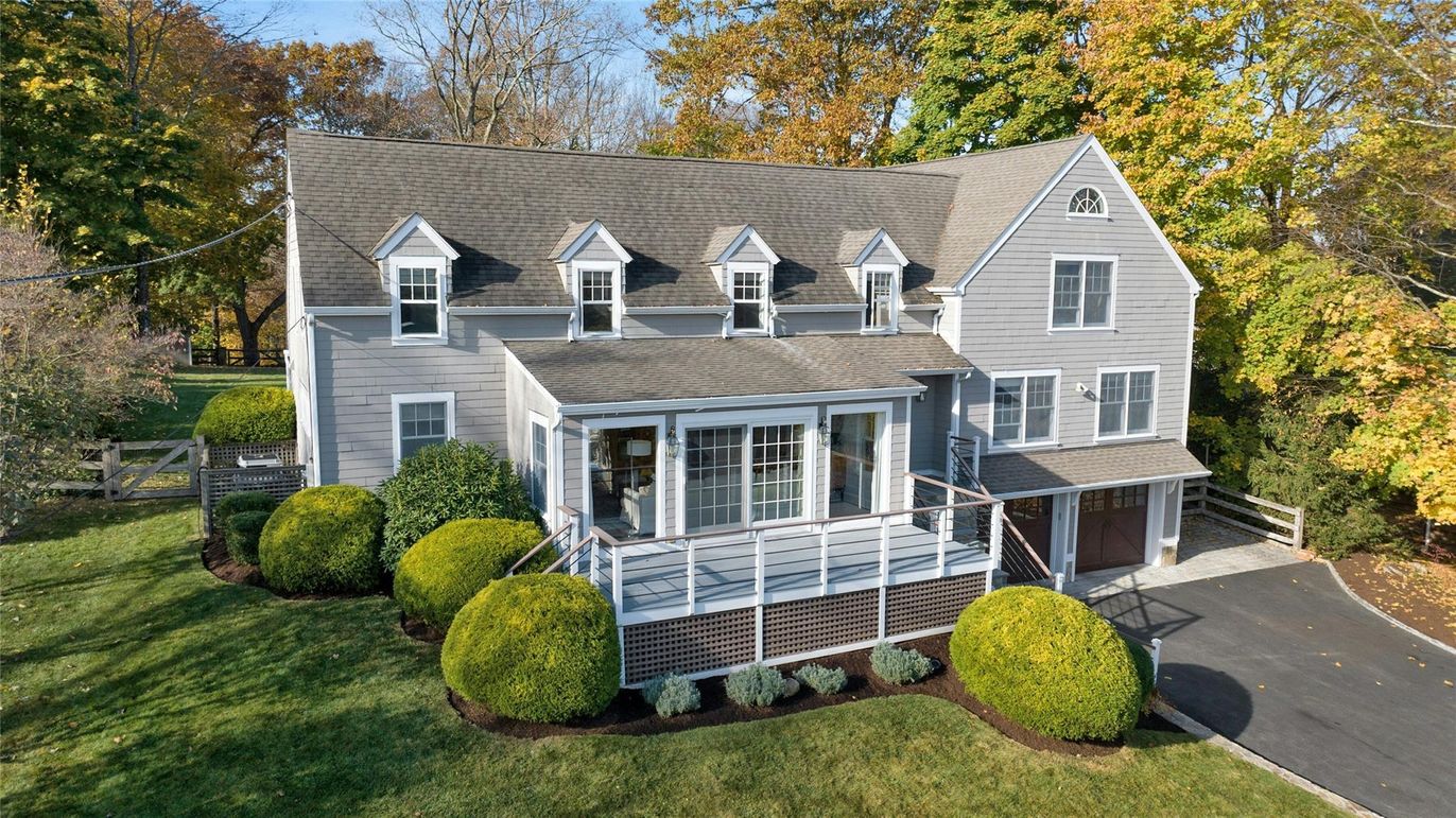 Exterior, Facade, Farmhouse