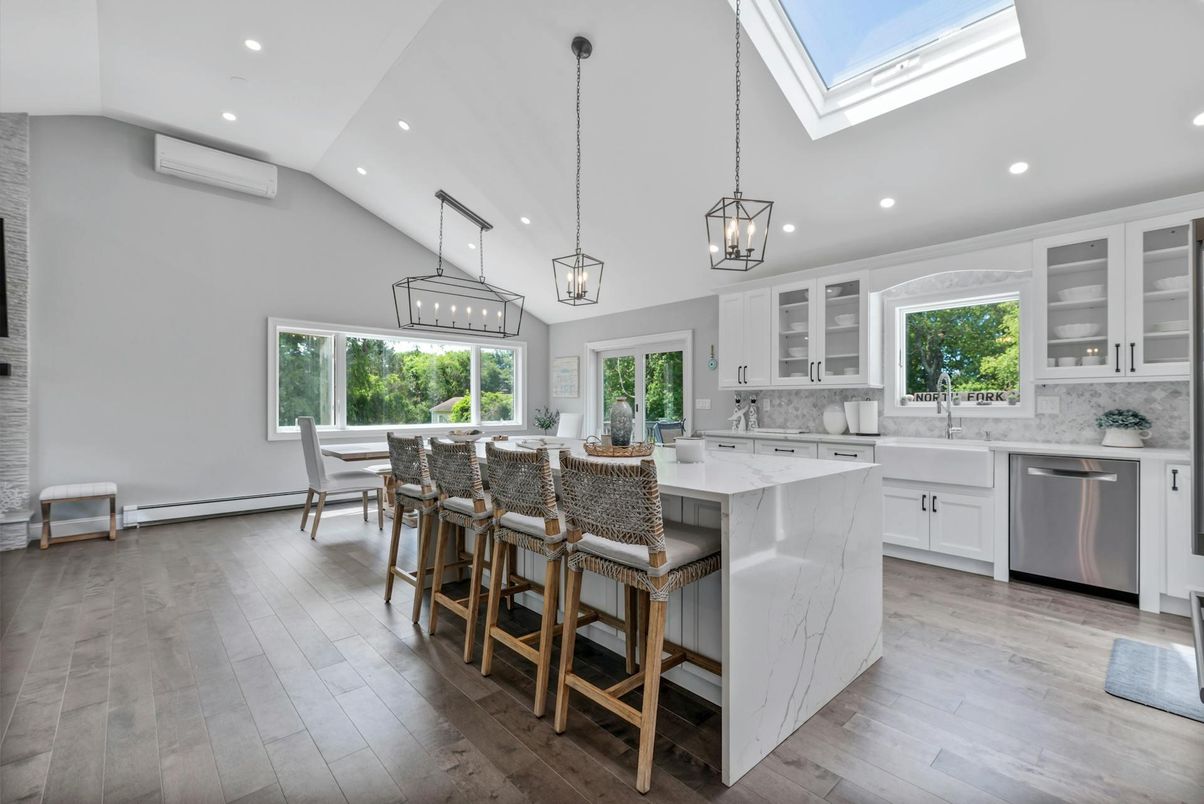 Dining room, Interior, Kitchen, Pendant Lights, Recessed Lighting, Stainless Steel Appliances, Wood Texture Flooring