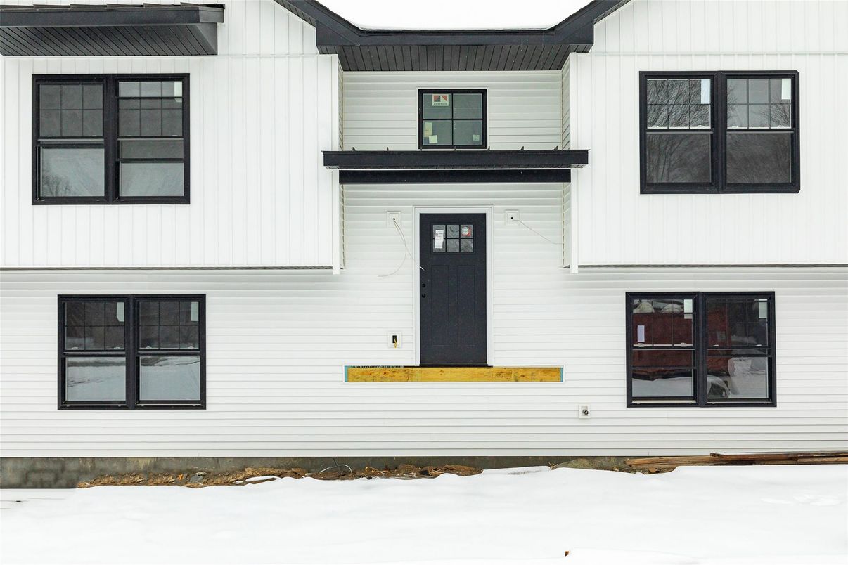 Exterior, Facade, Rowhouse