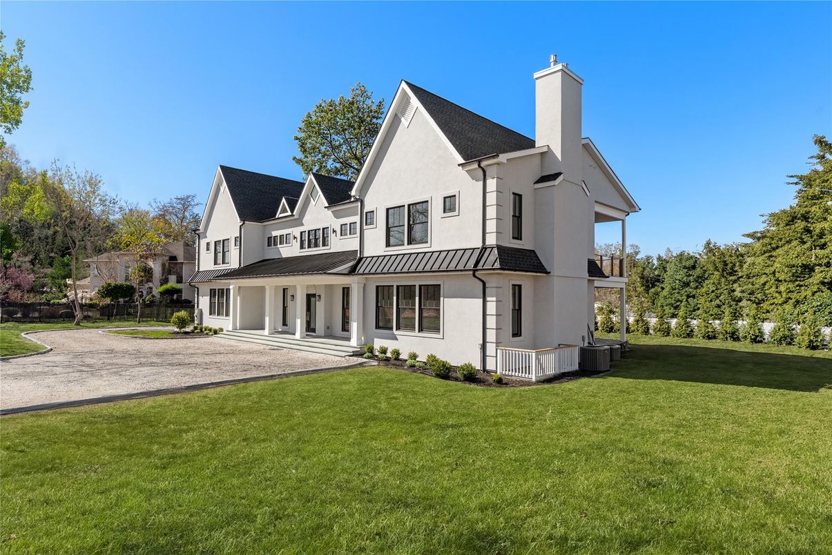 Backyard, Exterior, Facade, Farmhouse