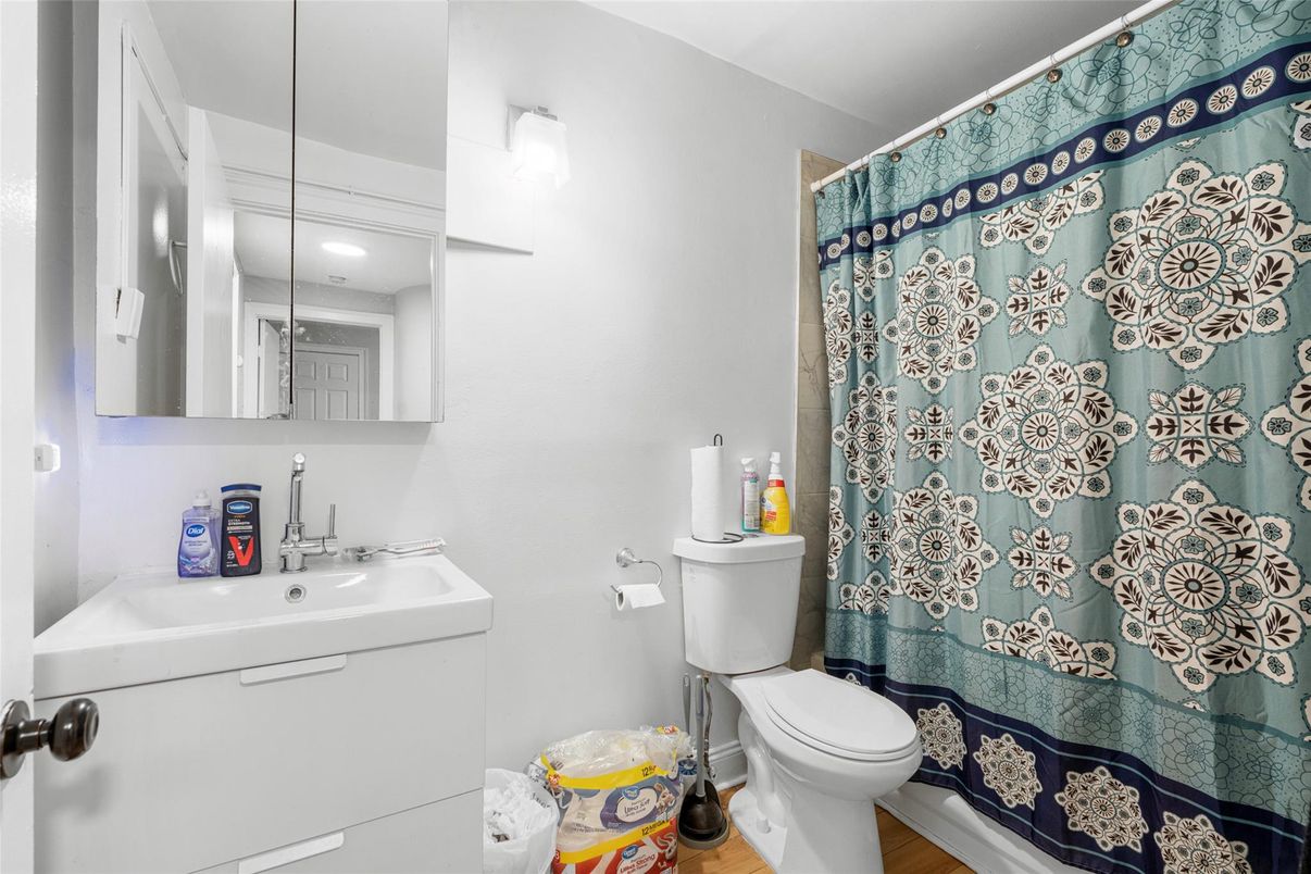 Bathroom, Interior, Recessed Lighting, Wood Texture Flooring