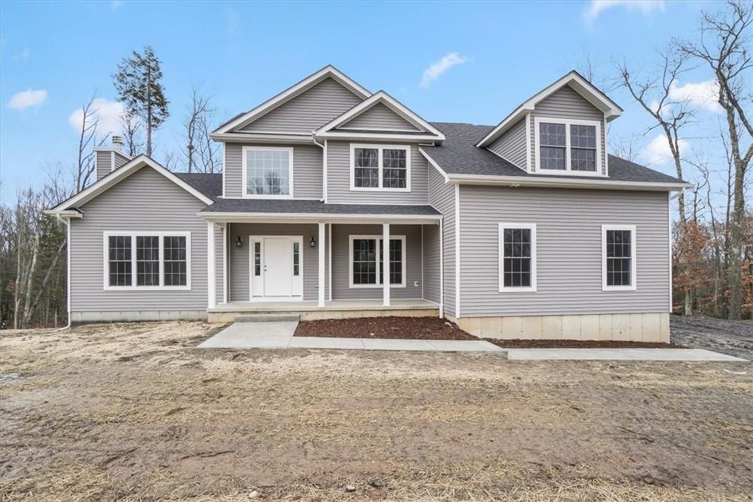 Exterior, Facade, Farmhouse