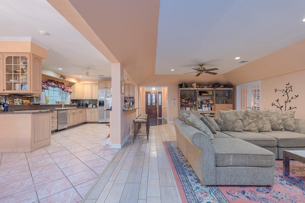 Interior, Kitchen, Living room, Recessed Lighting, Stainless Steel Appliances