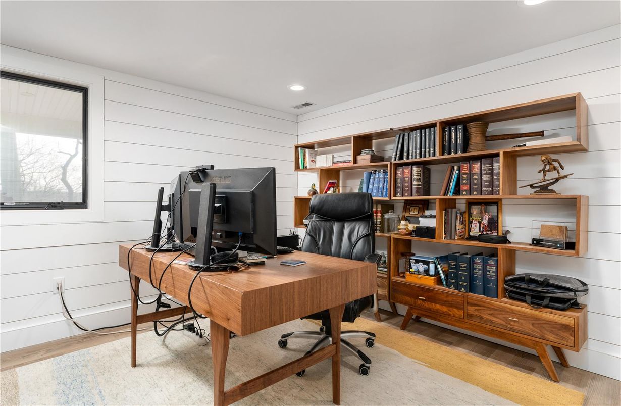Home Office, Interior, Recessed Lighting, Wood Texture Flooring