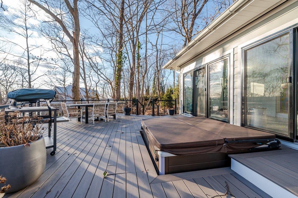 Exterior, Hot Tub
