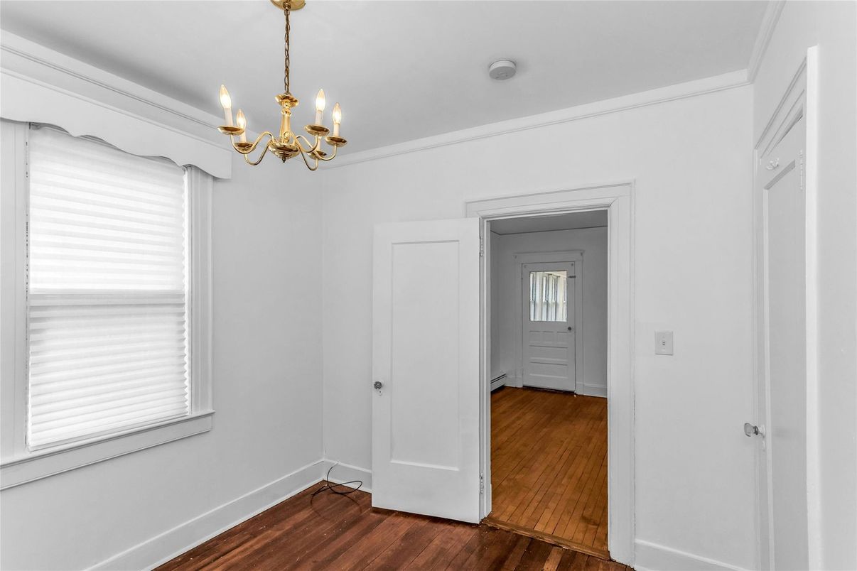 Chandelier, Empty room, Interior, Wood Texture Flooring