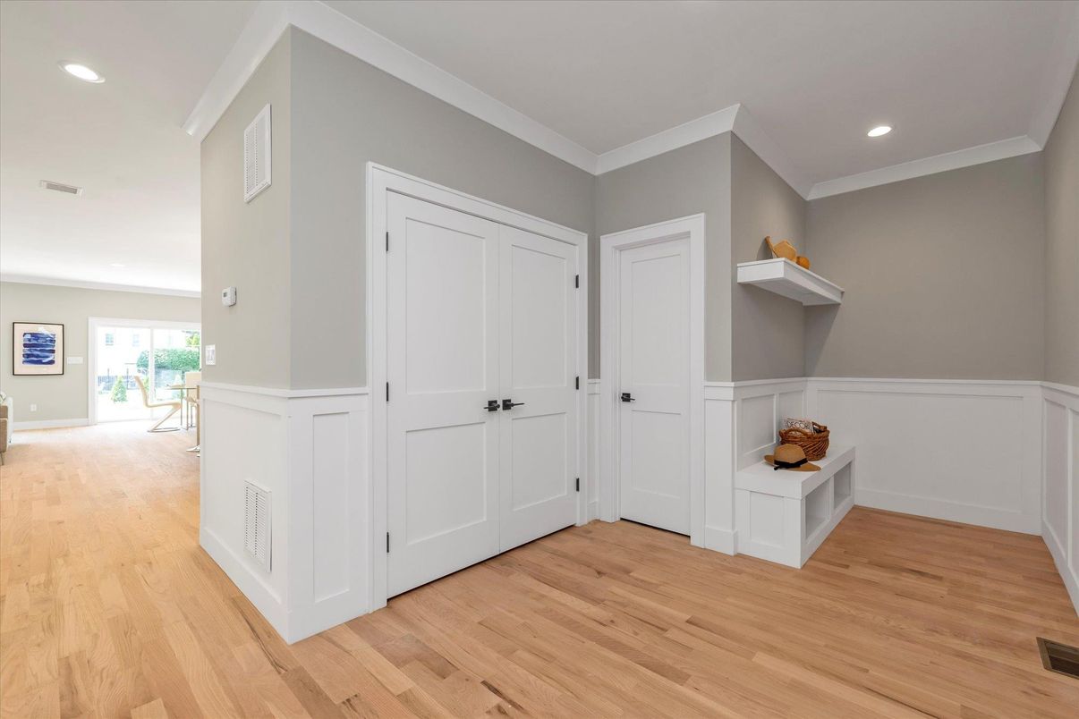Interior, Recessed Lighting, Wood Texture Flooring