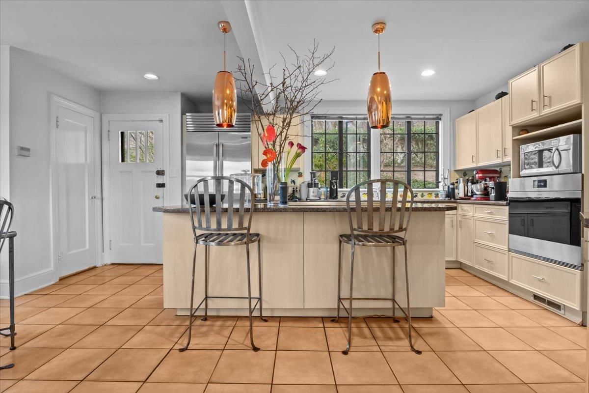 Interior, Kitchen, Pendant Lights, Recessed Lighting, Stainless Steel Appliances