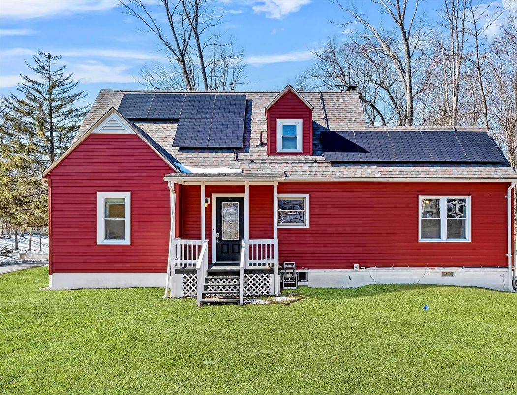 Backyard, Exterior, Facade, Solar Panels, Cape Cod