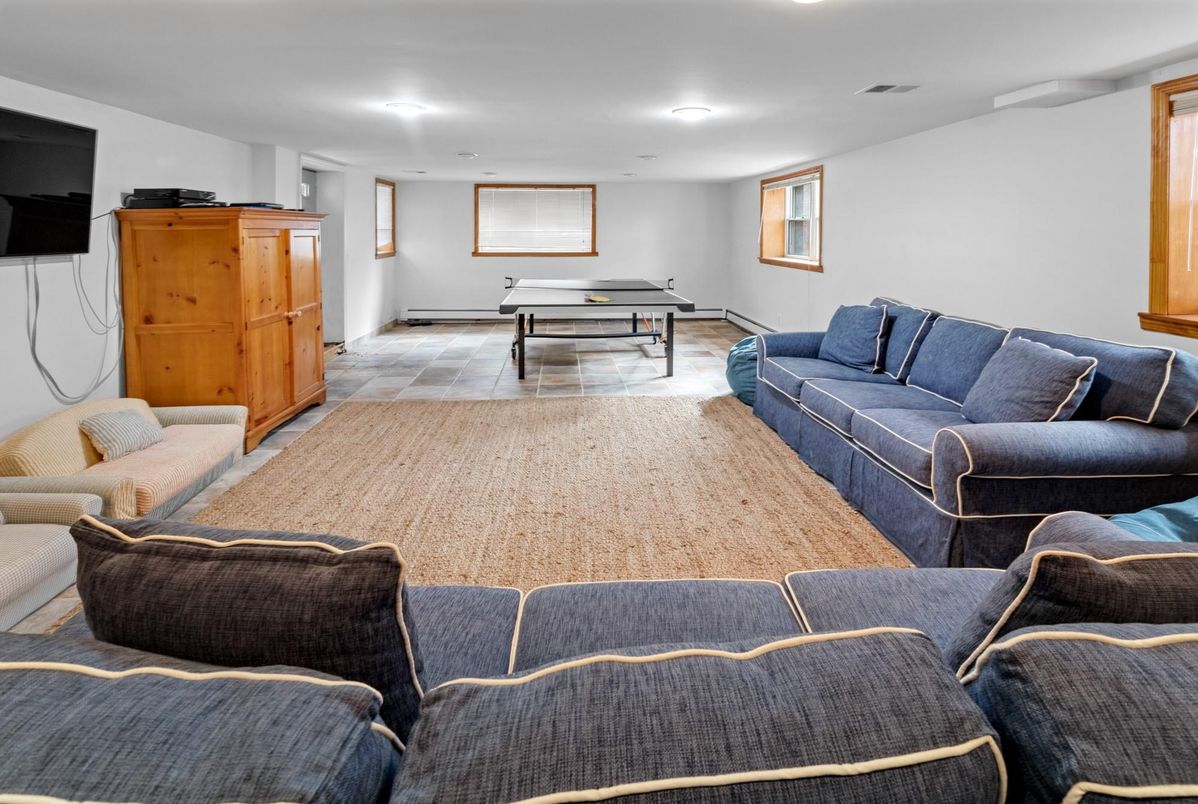 Game Room, Interior, Living room, Recessed Lighting