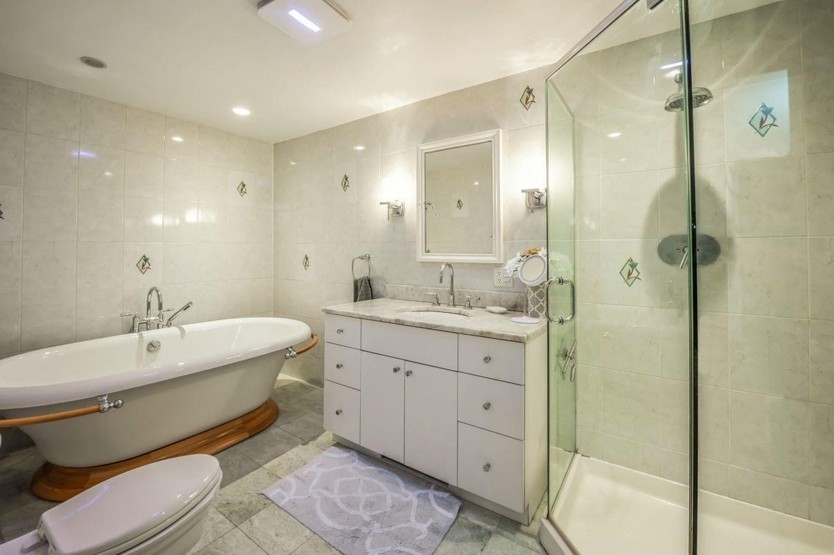 Bathroom, Dual Sink Vanities, Free Standing Baths, Glass Shower, Interior, Recessed Lighting