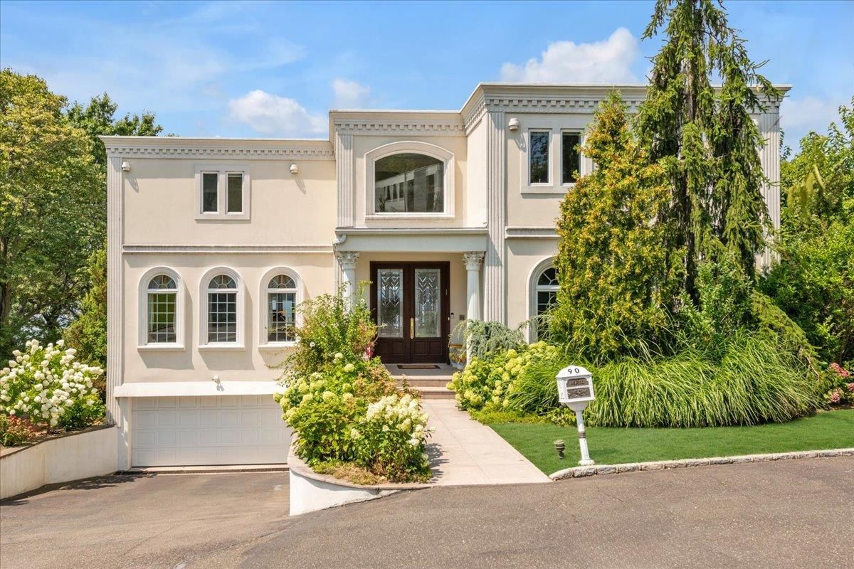 Attached, Exterior, Facade, Mediterranean