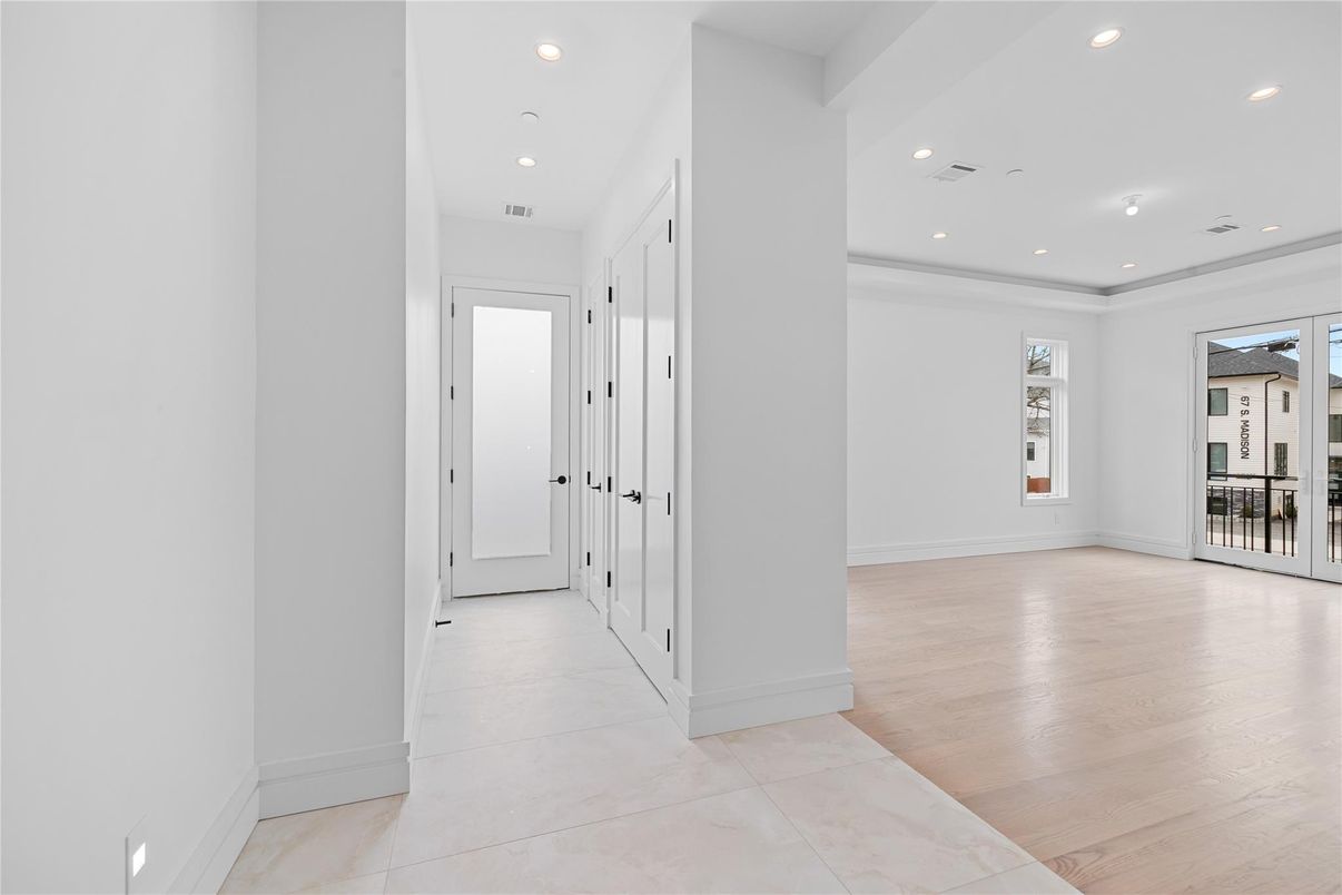 Empty room, Interior, Recessed Lighting, Wood Texture Flooring