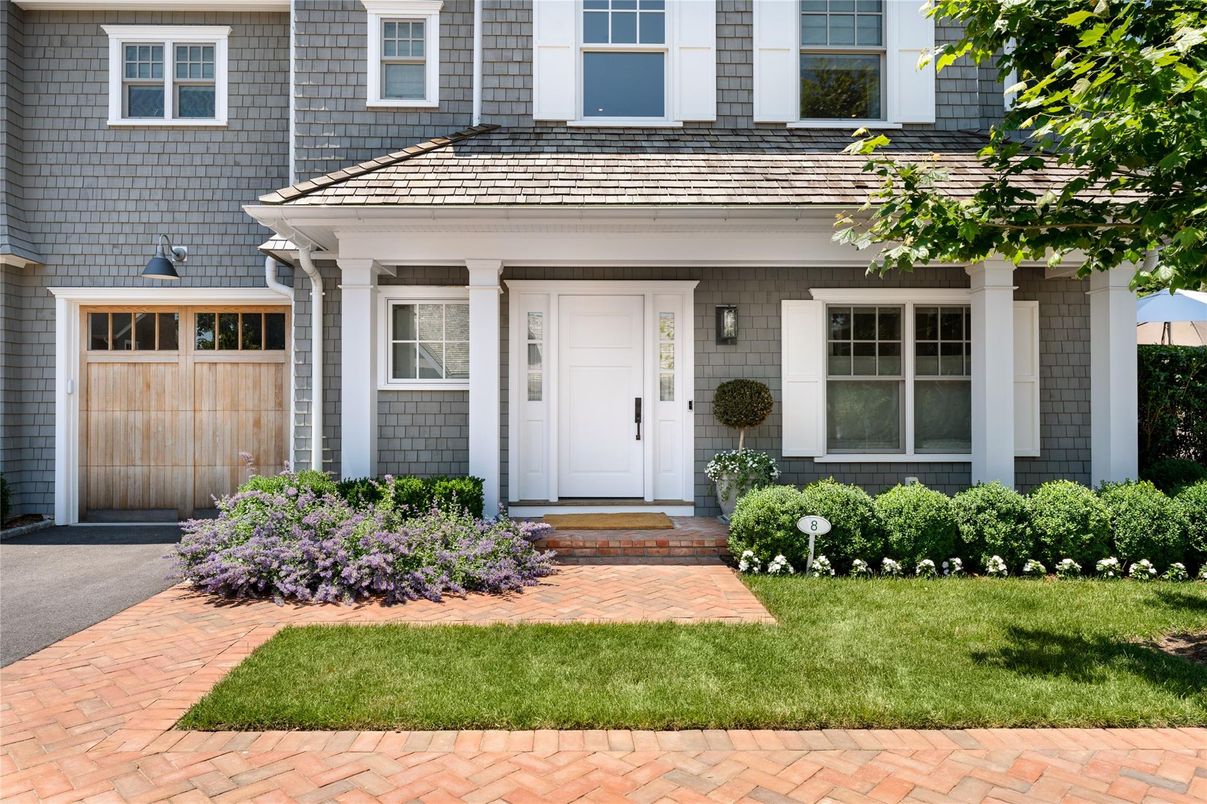 Attached, Exterior, Facade, Ranch