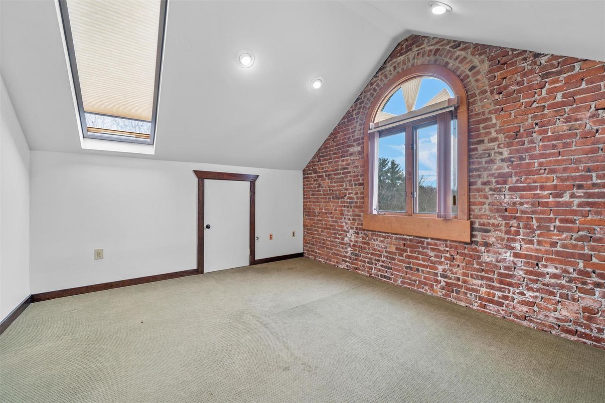Empty room, Interior, Recessed Lighting, Stone Walls