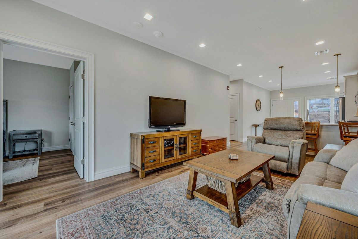 Interior, Living room, Pendant Lights, Recessed Lighting, Wood Texture Flooring