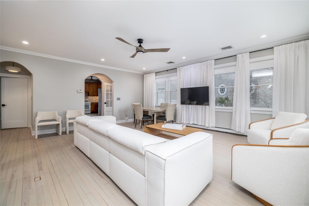 Dining room, Interior, Living room, Recessed Lighting, Wood Texture Flooring