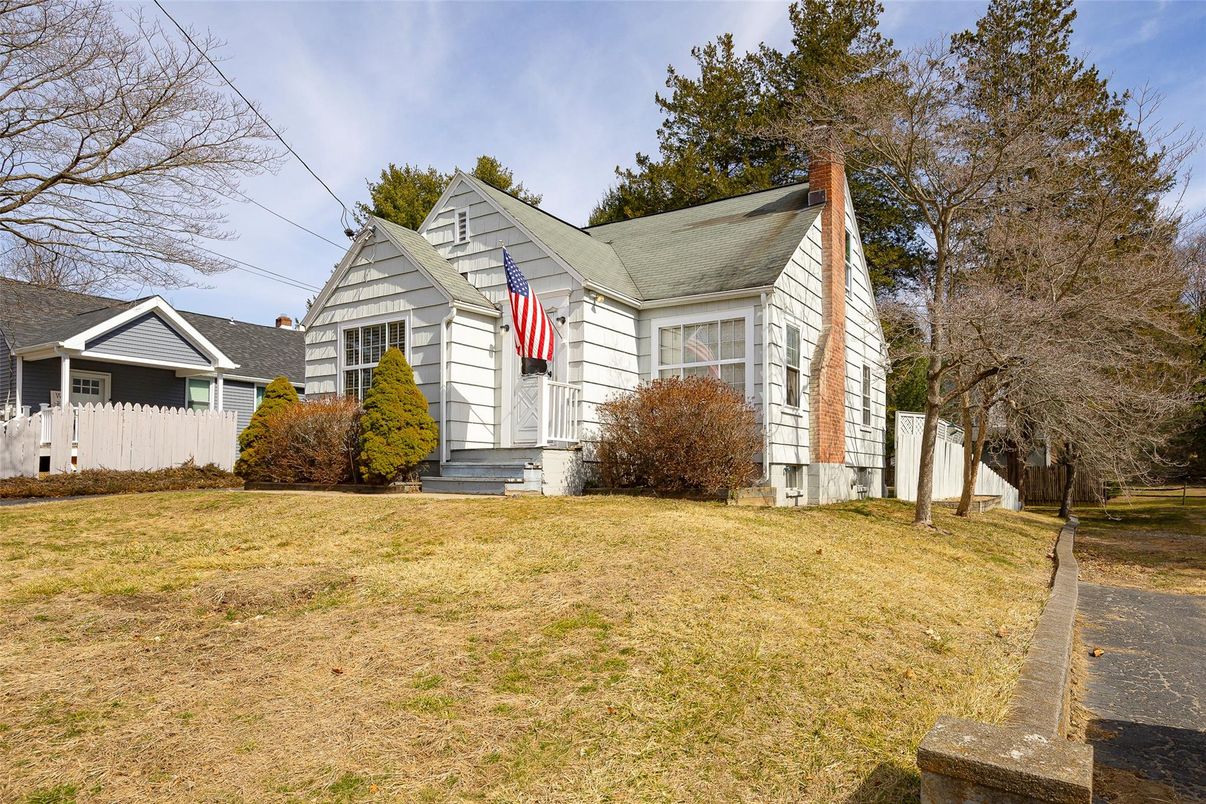 Backyard, Exterior, Facade, Cape Cod