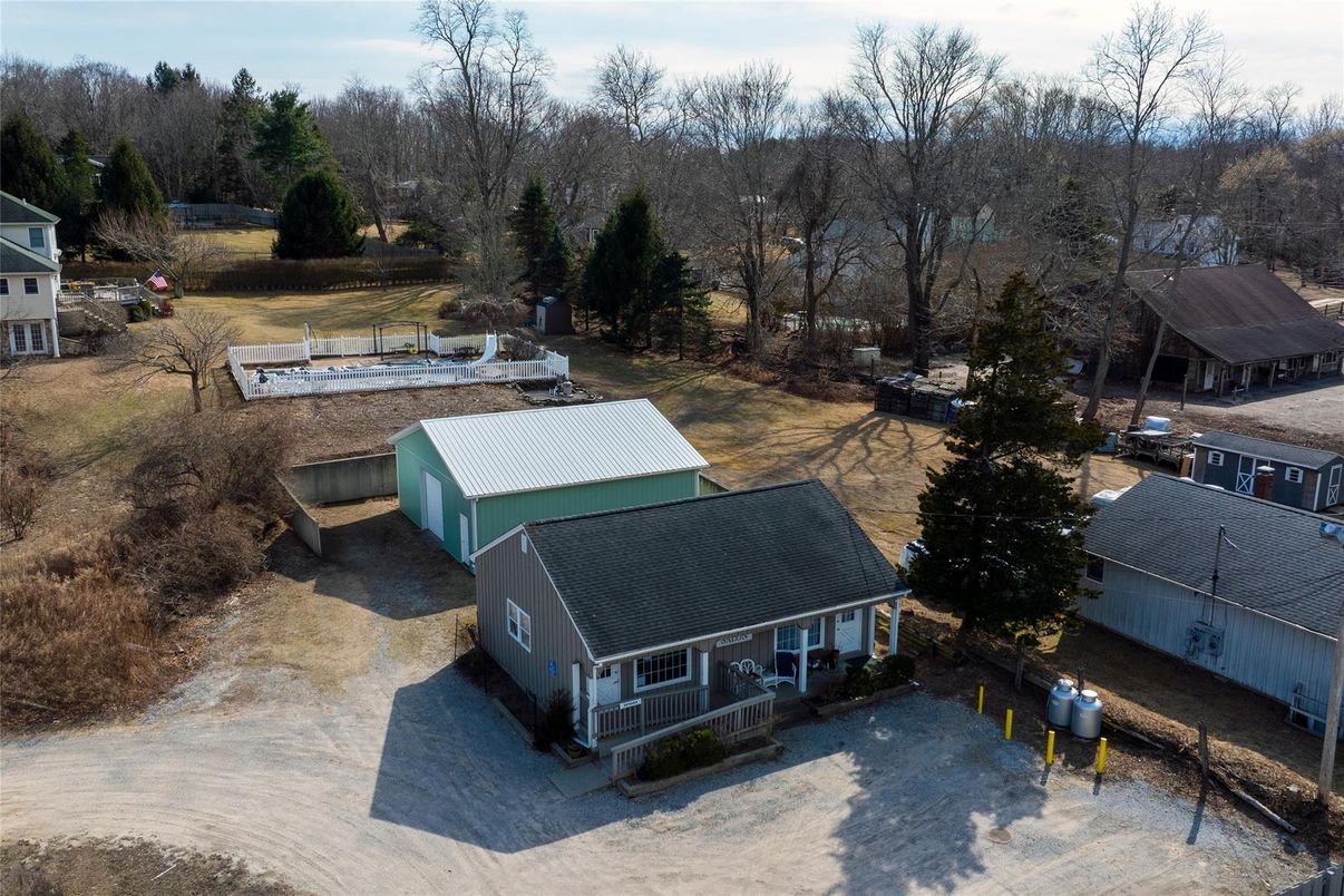Exterior, Drone