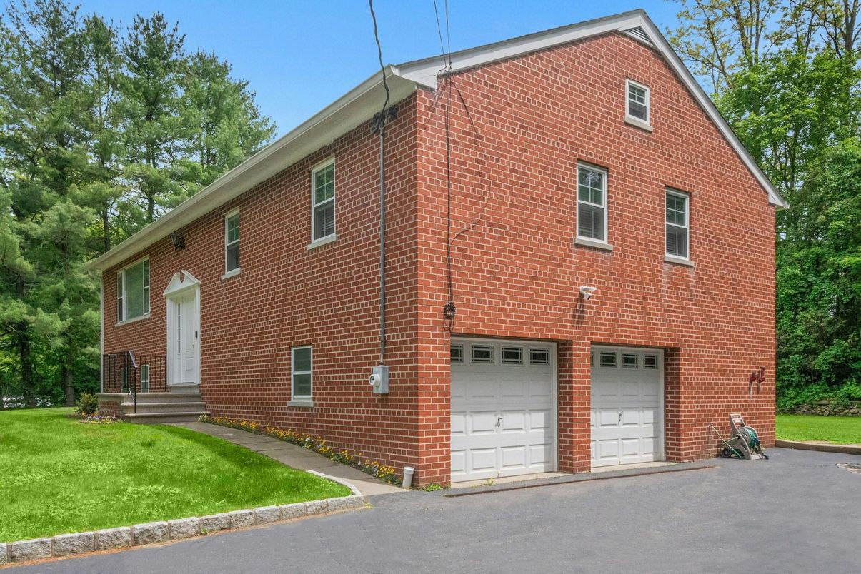 Attached, Exterior, Facade, Brick Facade, Rowhouse