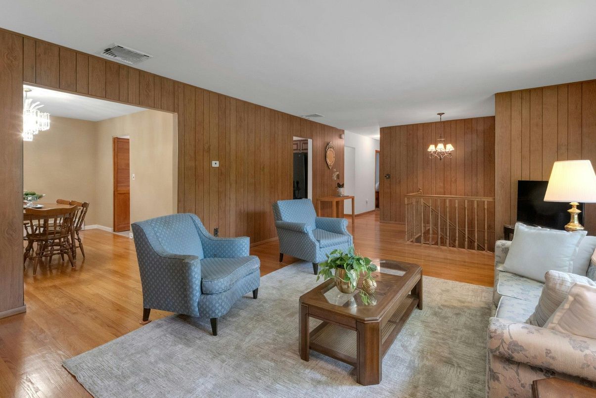 Chandelier, Dining room, Interior, Living room, Wood Texture Flooring, Wooden Walls