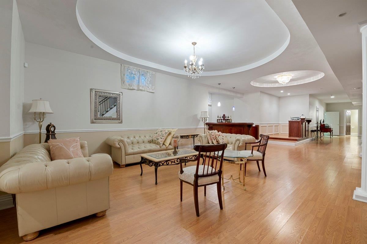 Chandelier, Interior, Living room, Pendant Lights, Recessed Lighting, Wood Texture Flooring